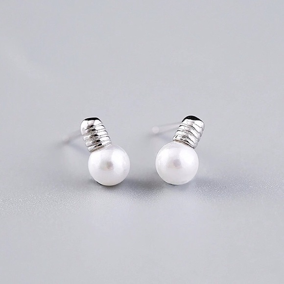 💜 (925) LIGHT BULB DESIGN STUD EARRINGS - Picture 2 of 6